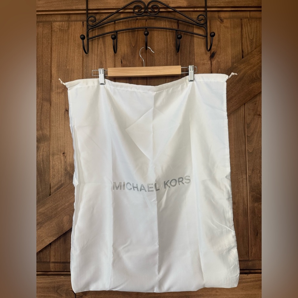 Michael Kors White Dust Bag. Drawstring
